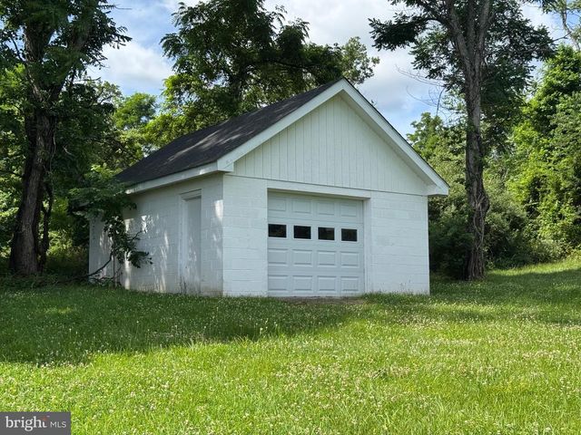 7865 HEDGESVILLE RD, Hedgesville, WV 25427