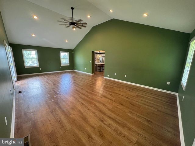 7865 HEDGESVILLE RD, Hedgesville, WV 25427