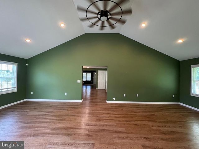 7865 HEDGESVILLE RD, Hedgesville, WV 25427