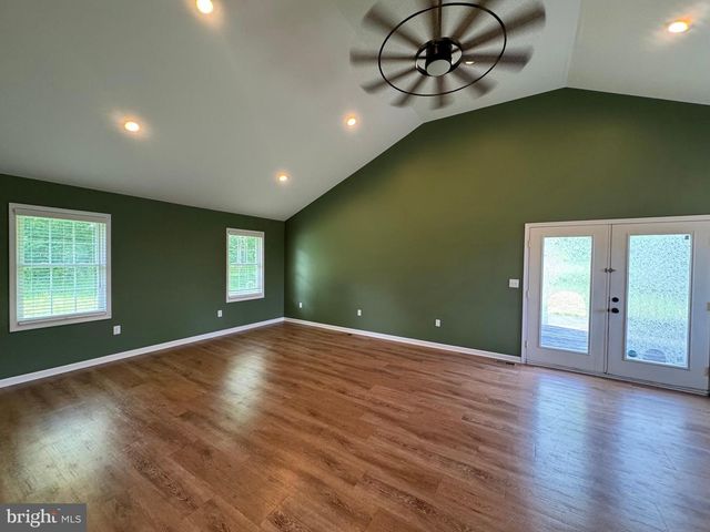 7865 HEDGESVILLE RD, Hedgesville, WV 25427