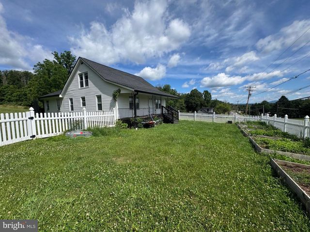 7865 HEDGESVILLE RD, Hedgesville, WV 25427