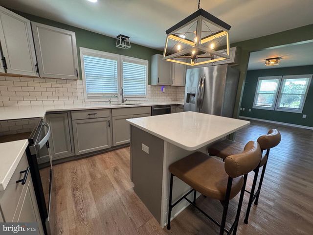 7865 HEDGESVILLE RD, Hedgesville, WV 25427