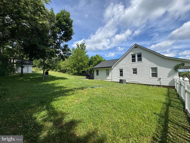 7865 HEDGESVILLE RD, Hedgesville, WV 25427