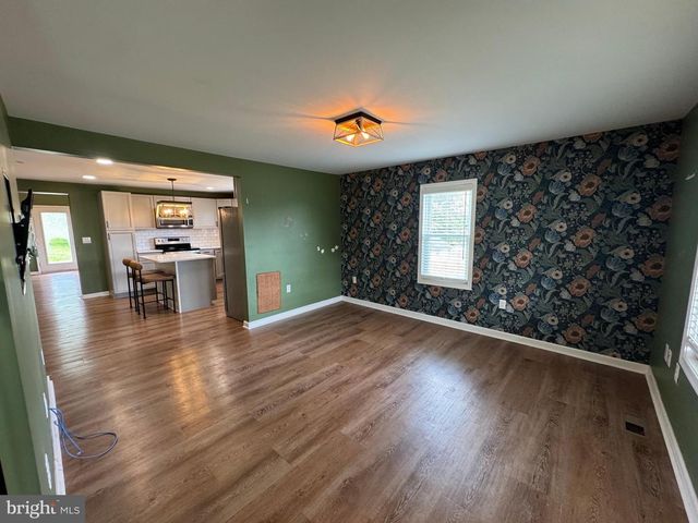 7865 HEDGESVILLE RD, Hedgesville, WV 25427
