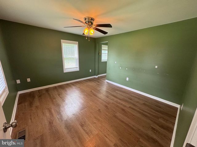 7865 HEDGESVILLE RD, Hedgesville, WV 25427
