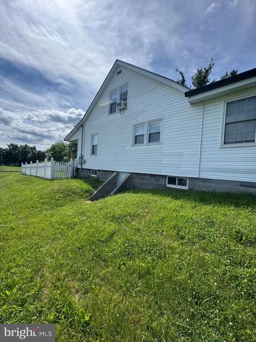 7865 HEDGESVILLE RD, Hedgesville, WV 25427
