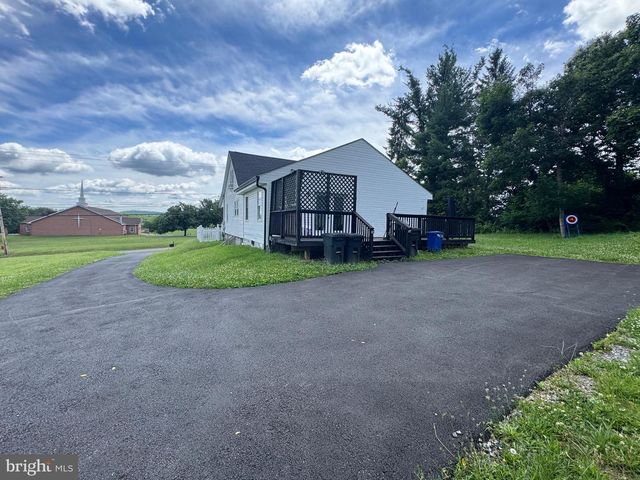 7865 HEDGESVILLE RD, Hedgesville, WV 25427