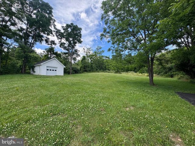 7865 HEDGESVILLE RD, Hedgesville, WV 25427