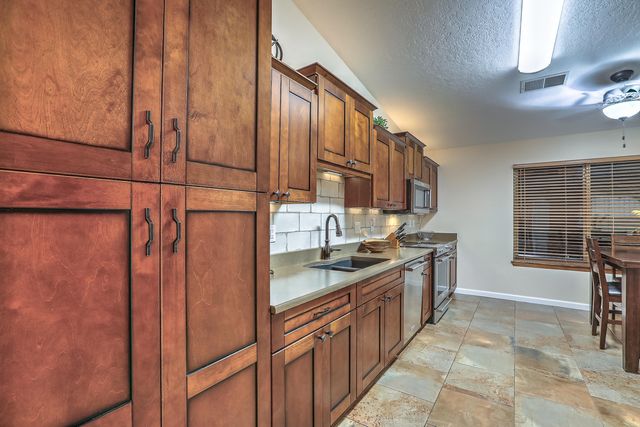 9204 Admiral Lowell Avenue NE, Albuquerque, NM 87111