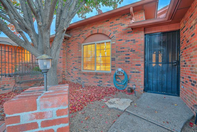 9204 Admiral Lowell Avenue NE, Albuquerque, NM 87111