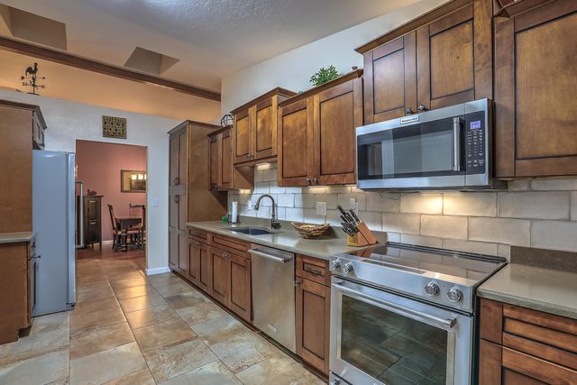 9204 Admiral Lowell Avenue NE, Albuquerque, NM 87111