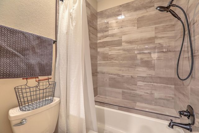 9204 Admiral Lowell Avenue NE, Albuquerque, NM 87111