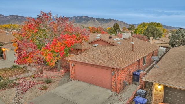 9204 Admiral Lowell Avenue NE, Albuquerque, NM 87111