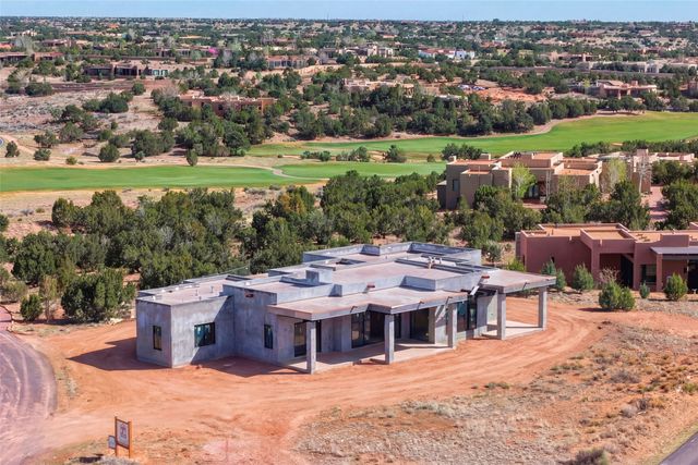 10 Via Pampa, Santa Fe, NM 87506