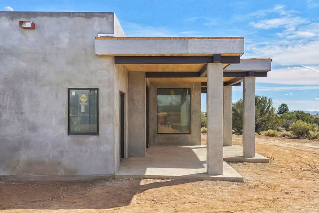 10 Via Pampa, Santa Fe, NM 87506