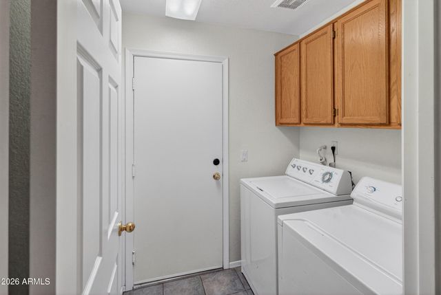 8916 W DAVIS Road, Peoria, AZ 85382