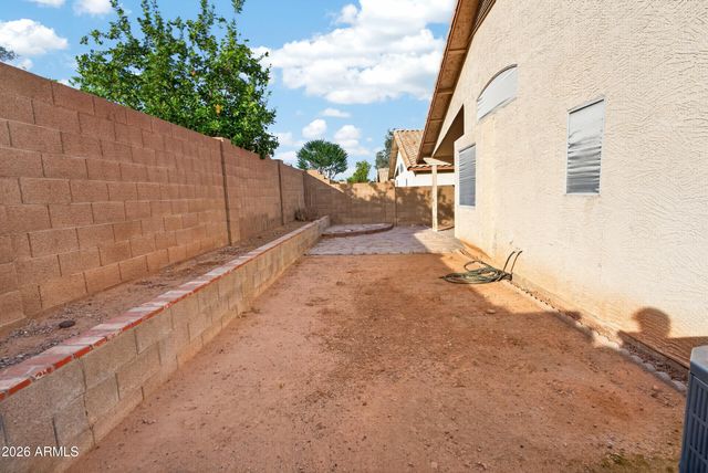 8916 W DAVIS Road, Peoria, AZ 85382