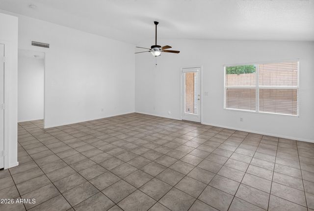 8916 W DAVIS Road, Peoria, AZ 85382