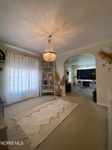 2129 Wyndhurst Road, Toledo, OH 43607