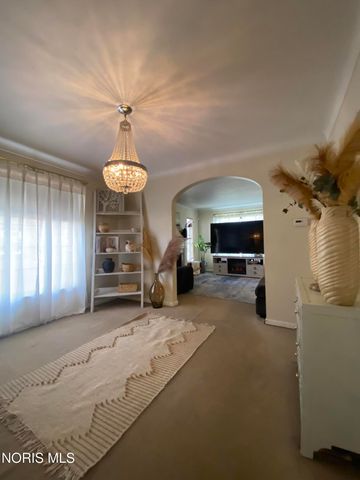 2129 Wyndhurst Road, Toledo, OH 43607