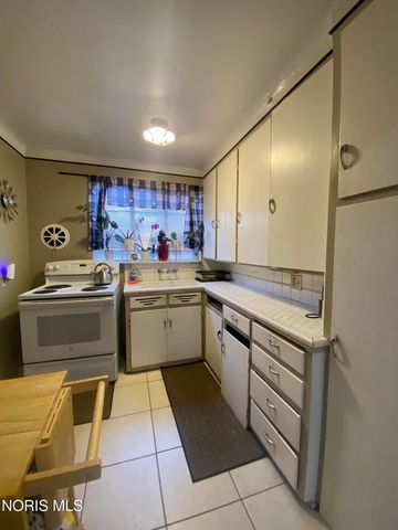 2129 Wyndhurst Road, Toledo, OH 43607