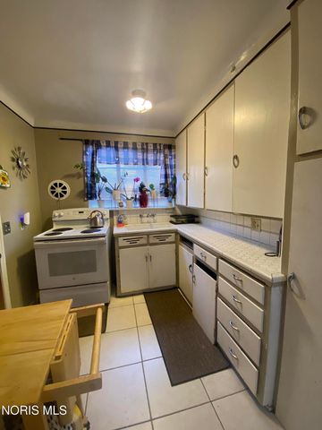 2129 Wyndhurst Road, Toledo, OH 43607