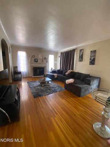 2129 Wyndhurst Road, Toledo, OH 43607