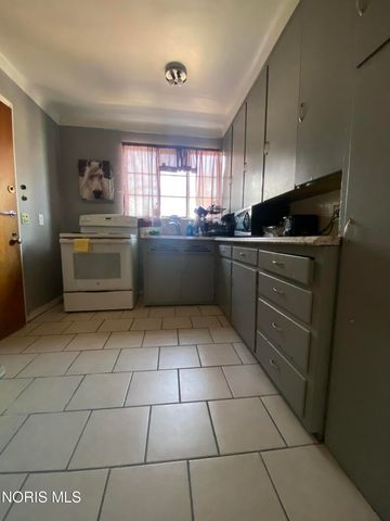 2129 Wyndhurst Road, Toledo, OH 43607