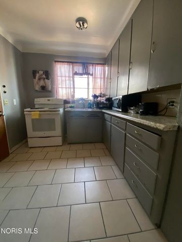 2129 Wyndhurst Road, Toledo, OH 43607