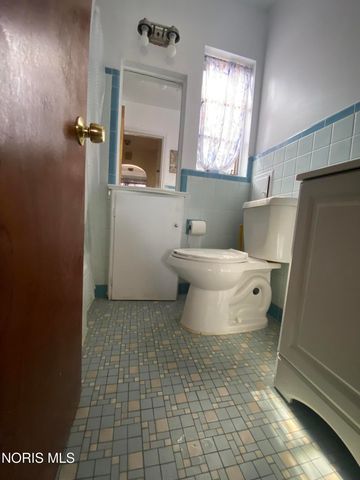 2129 Wyndhurst Road, Toledo, OH 43607