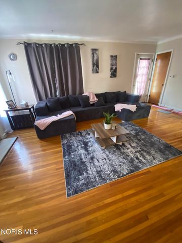 2129 Wyndhurst Road, Toledo, OH 43607