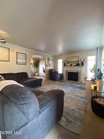 2129 Wyndhurst Road, Toledo, OH 43607