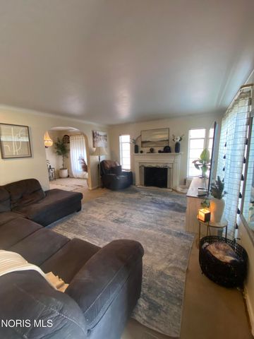 2129 Wyndhurst Road, Toledo, OH 43607