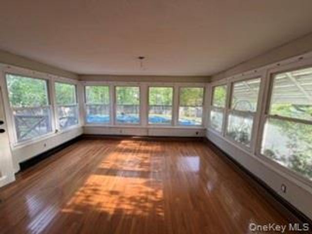 13 Venter Lane, Nanuet, NY 10954