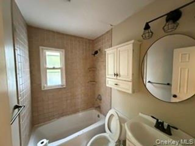 13 Venter Lane, Nanuet, NY 10954