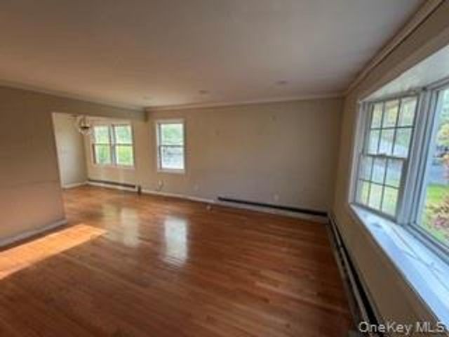 13 Venter Lane, Nanuet, NY 10954