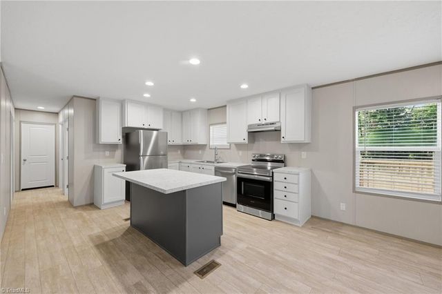 4433 Old US Highway 421, Hamptonville, NC 27020