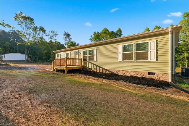 4433 Old US Highway 421, Hamptonville, NC 27020