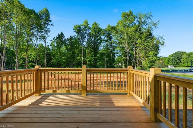 4433 Old US Highway 421, Hamptonville, NC 27020