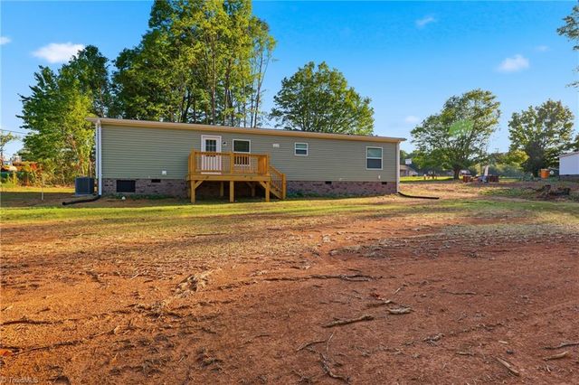 4433 Old US Highway 421, Hamptonville, NC 27020