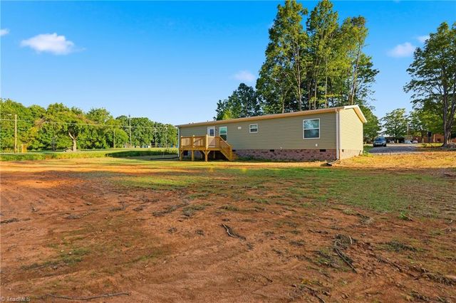 4433 Old US Highway 421, Hamptonville, NC 27020