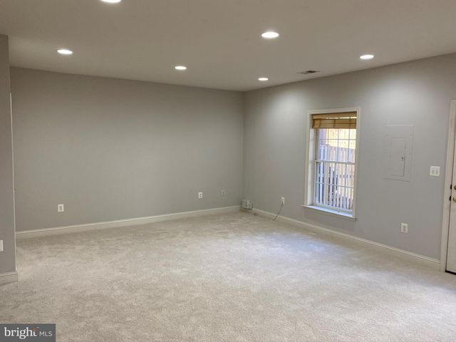 12466 BLISSFUL VALLEY DR, Fairfax, VA 22033