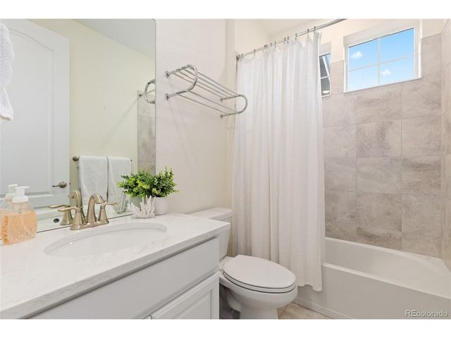 908 Gilpin Cir, Erie, CO 80516