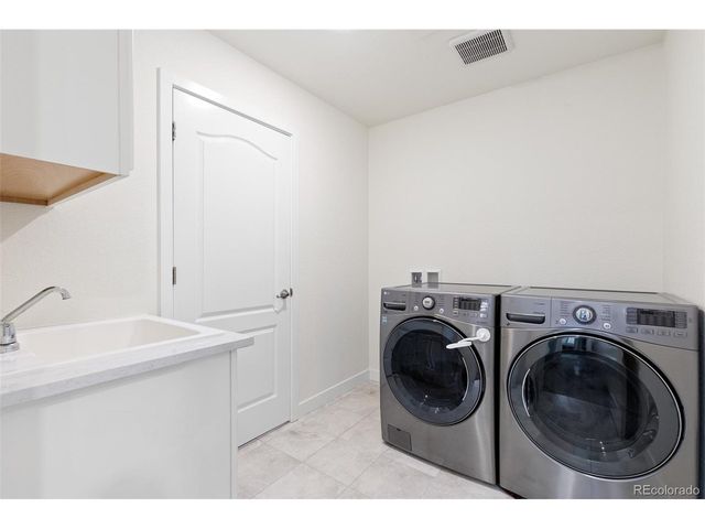 908 Gilpin Cir, Erie, CO 80516