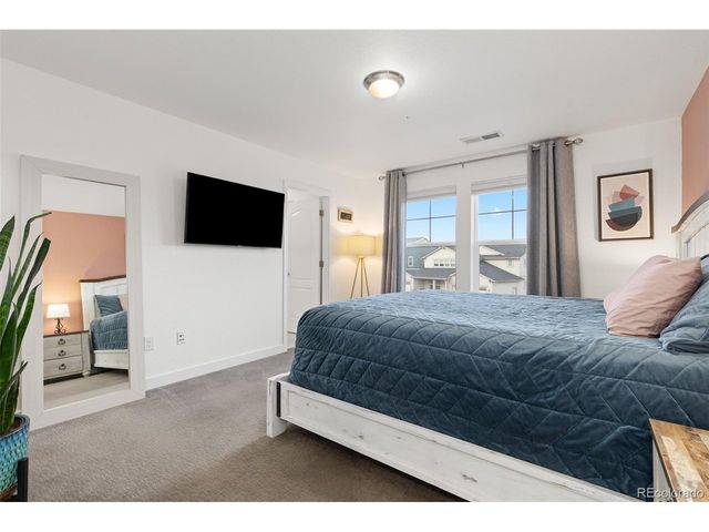 908 Gilpin Cir, Erie, CO 80516
