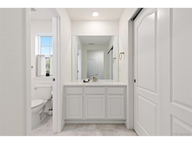 908 Gilpin Cir, Erie, CO 80516