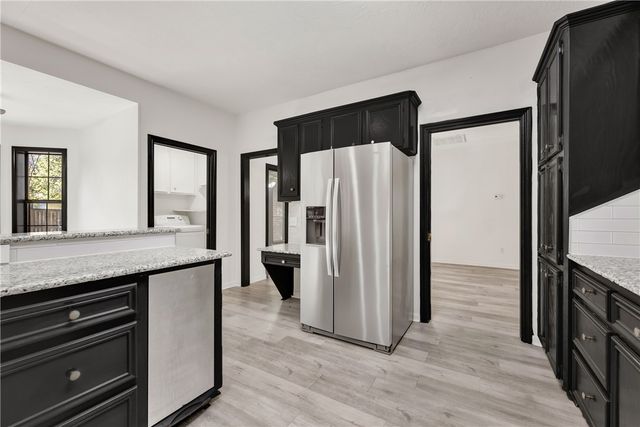 204 Hearthstone Circle, College Station, TX 77840