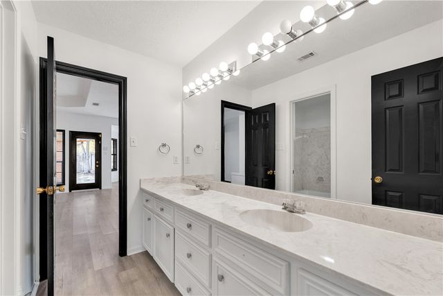 204 Hearthstone Circle, College Station, TX 77840