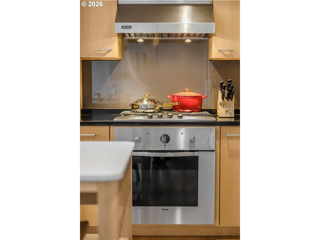 1001 Nw LOVEJOY St 505, Portland, OR 97209