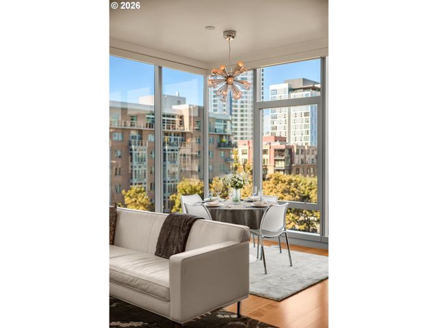 1001 Nw LOVEJOY St 505, Portland, OR 97209